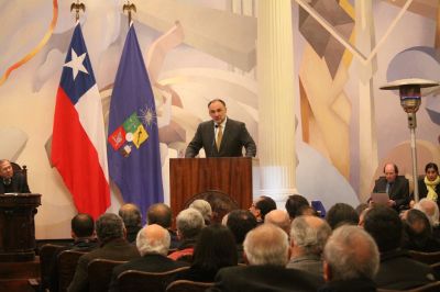 El gerente General de Minera Los Pelambres, Mauricio Larraín, empresa que apoyó la publicación del libro "Palma Chilena: Una Especie Emblemática que Chile Necesita Recuperar".