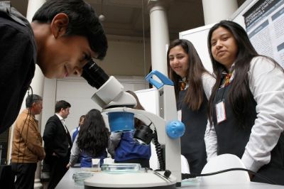 Diez comunidades educativas participarán de esta pionera experiencia.