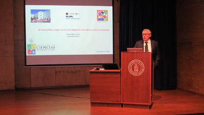 "La baja participación de la mujer en ciencia requiere de una profunda reflexión", expresó el Rector U. de Chile, Ennio Vivaldi. 