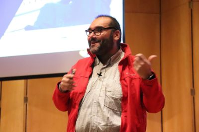 El programa FES-UChile fue presentado por el académico Oscar Jerez, tanto en el 1er Encuentro de proyectos de investigación en docencia de pregrado como en la Semana de la Docencia de Pregrado 2018 