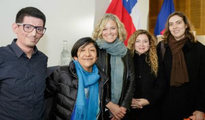 Marco Correa, Patricia Peña y Katherine Maher junto a Colombina Schaeffer de Ciudadano Inteligente y Jessica Matus, directora ejecutiva de Fundación Datos Protegidos