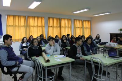 Estudiantes durante el taller de emprendimiento de negocios