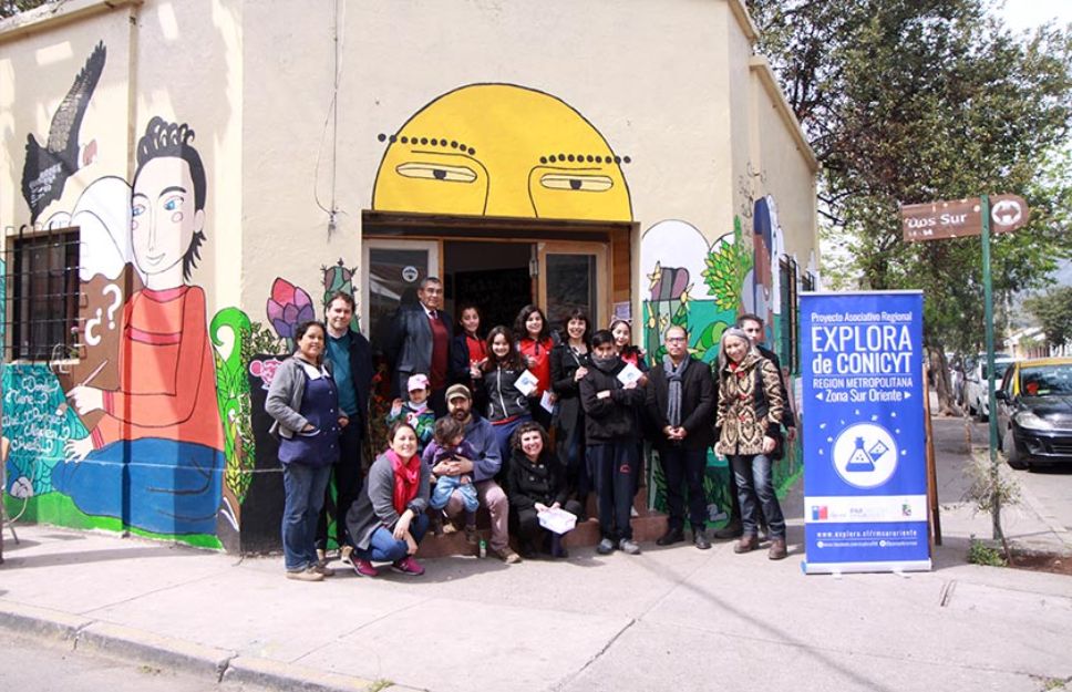 El Mural Científico Escolar 2018 "Hay que hacer preguntas para aprender" es uno de los cuatro impulsados por integrantes de Favet en comunas de la zona sur de la Región Metropolitana.