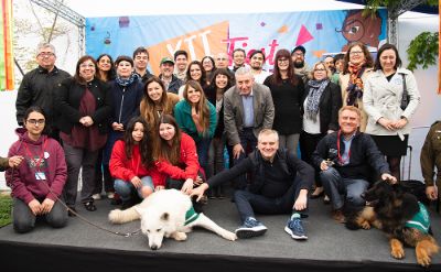 Integrantes de la U. de Chile, incluyendo al Rector Ennio Vivaldi, participaron de la jornada.