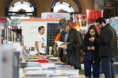 Descarga las entradas para las actividades en www.uchile.cl/filsa.