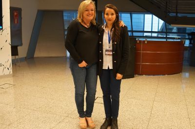 Ninoska Medel junto a la maestra brasilera, Ligia Amadio, directora de la Orquesta Filarmónica de Montevideo. 