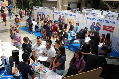 La Semana del Postulante UChile recibirá a las y los postulantes junto a sus familias entre el miércoles 26 y el sábado 29 de diciembre.