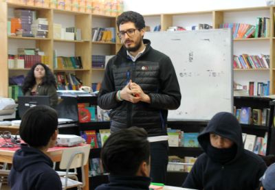 La experiencia de las y los apoderados puede ser un gran apoyo para los jóvenes.