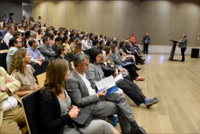 "Es el momento de cambiar como consumimos, como nos movemos, como convivimos, como tomamos decisiones, como manejamos el territorio", comentó la profesora Laura Gallardo.