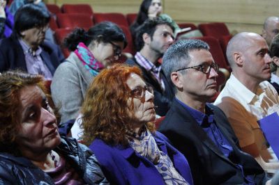 Estudiantes y académicos de diferentes facultades, además de las y los invitados franceses, se dieron cita este lunes 6 de mayo.