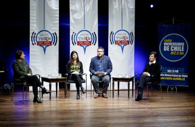 La primera edición del foro "Hablemos Todus" abordó la salud mental universitaria, a propósito de la elaboración de una posible estrategia para enfrentar este tema en las casas de estudios.