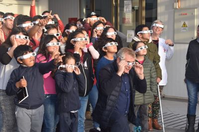 Mario Hamuy estará en Incahuasi, región de Atacama, donde presenciará el eclipse y realizará, junto a otros académicos y estudiantes de la U. de Chile, talleres con telescopios para niños y niñas.