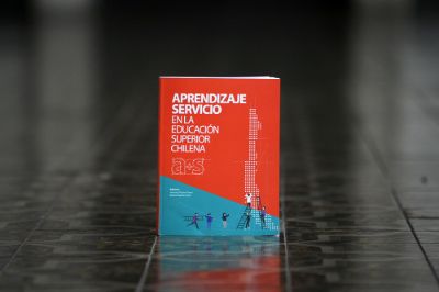 "Aprendizaje Servicio en la Educación Superior Chilena", fue lanzado este jueves 11 de julio en la Sala Eloísa Díaz de la Casa Central.