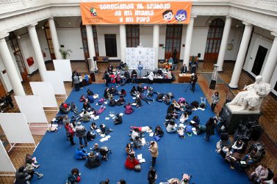 La rutina en Casa Central cambió totalmente este viernes con la llegada de los hijos e hijas de los funcionarios y funcionarias de la U. de Chile. 