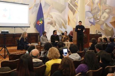 La ceremonia contó con la participación de un panel de conversación sobre los desafíos y oportunidades que se generan con la implementación de esta nueva normativa Universitaria.