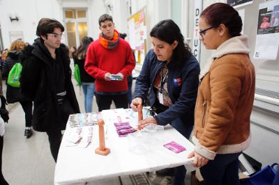 La entrega de preservativos y los módulos educativos para su correcto uso, también fueron parte de la jornada. 