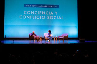 El profesor de la Facultad de Ciencias de la U. de Chile y Premio Nacional de Ciencias, Humberto Maturana, llamó a abandonar la dicotomía gobierno y oposición para buscar la colaboración.