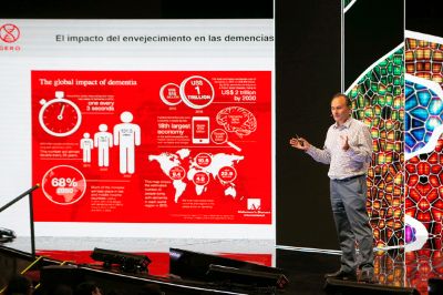 El profesor Christian González Billault abrió la ronda de exposiciones de la segunda jornada del Congreso Futuro. 