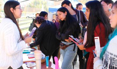 Constantemente realiza ferias de salud para informar y prevenir en la comunidad estudiantil.