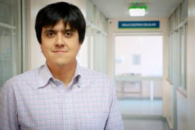  Académico de la Facultad de Medicina e integrante de la Red, Felipe Salech