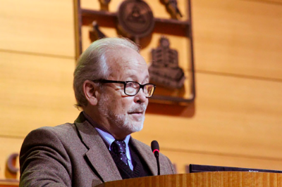 Director del Laboratorio de Toxinas Marinas del Instituto de Ciencias Biomédicas de la Facultad de Medicina y miembro del comité editor del documento, Benjamín Suárez.