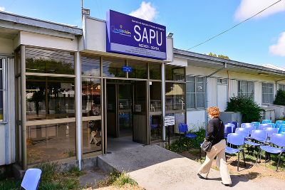 La Atención Primaria de Salud mantiene un contacto preliminar y estrecho con personas por su rol en el ámbito comunitario, teniendo esta relación desde antes de que se necesiten cuidados paliativos.