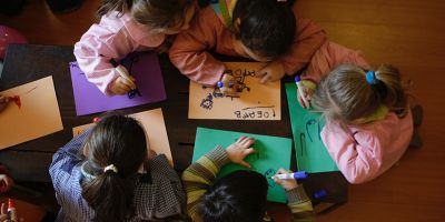 Los cupos se destinarán automáticamente a los dos estudiantes hombres que postulen a la carrera y queden con los dos mejores puntajes en la lista de espera de la carrera. 