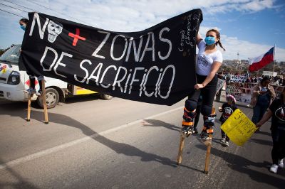 Las mujeres han sido un pilar fundamental en el posicionamiento de los temas medioambientales, sobre todo en la organización y articulación de movimientos sociales.