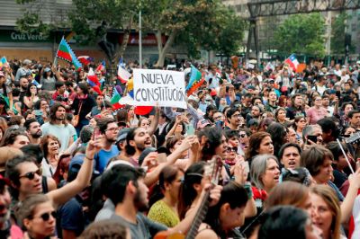 El próximo 15 y 16 de mayo se iniciará una nueva etapa del proceso constituyente abierto tras las masivas protestas de octubre y noviembre de 2019.