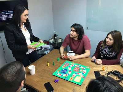 Daniela Palacios y Pablo Osses, egresados del Global MBA del Departamento de Ingeniería Industrial U. de Chile, son los creadores de este producto que prepara su llegada a México y Colombia.