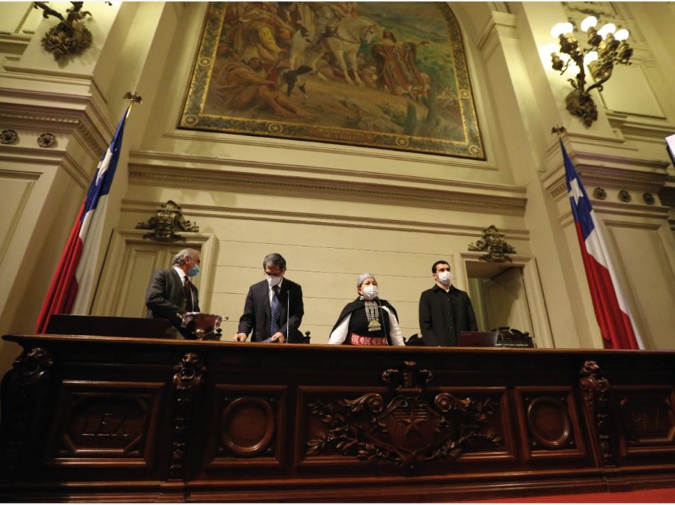 Jaime Bassa destacó el "trabajo desinteresado de las y los trabajadores de la Universidad de Chile, trabajadores de carrera del Estado".   [Fotografía de chileconvencion.cl/]