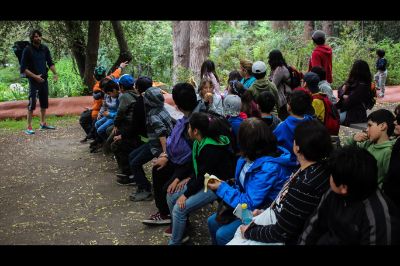 En el proyecto participan 90 estudiantes de tres escuelas ubicadas en los alrededores de la cuenca del río Maipo, en las comunas de San José de Maipo, La Pintana y Santo Domingo.