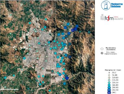 La iniciativa busca realizar una radiografía detallada sobre los puntos en donde más y menos llueve en la Región Metropolitana, a través de la colaboración de más de 100 voluntarios.