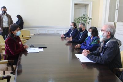 La presidenta de la Convención Constitucional recibió las propuestas de la Academia Chilena de Ciencias este  miércoles 8 de septiembre. 