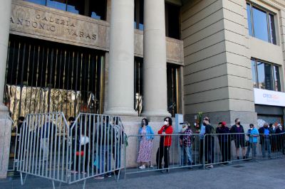 El escritor, cantautor y figura cultural del país, fue velado en el Teatro Nacional Chileno. 