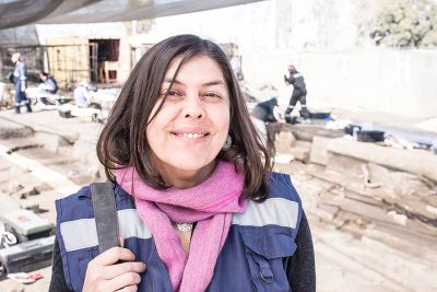 Paola González es arqueóloga y abogada de la Universidad de Chile. Sus últimas investigaciones se centran en el estudio de la cultura diaguita. 