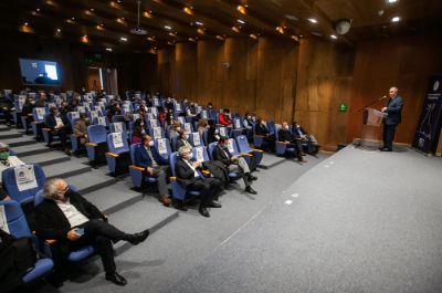 La jornada tecnológica comenzó este lunes a las 09:00 AM con una introducción por parte de sus co-chairs.