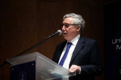 Durante su intervención, el Rector Vivaldi destacó que "los grandes temas de esta jornada tienen todo que ver con el vínculo entre academia y servicio".