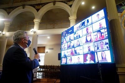 El Rector Ennio Vivaldi agradeció a los y las investigadoras reconocidos por llevar adelante su labor pese a la emergencia sanitaria.