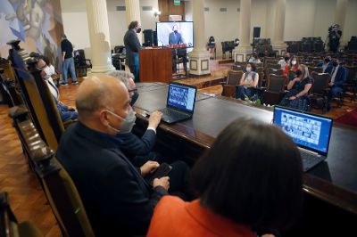 El prorrector Alejandro Jofré, los y las vicerrectoras de la Universidad y la directora ejecutiva de la ANID, Aisén Etcheberry, participaron de la ceremonia.