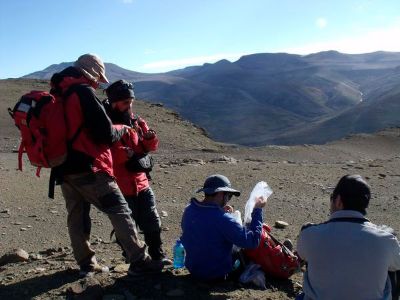 En la misma zona, habitaron dinosaurios como hadrosaurios, saurópodos y el más recientemente documentado Stegouros elengassen. También se han identificado mamíferos como Magallanodon y Orretherium.