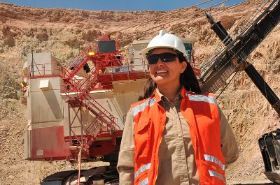 Pese al crecimiento de la participación femenina en los últimos años, la minería continúa siendo una de las industrias más masculinizadas en el país.