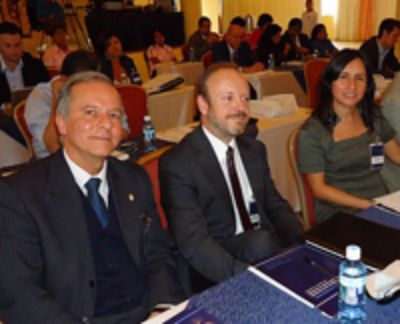 Jaime Pozo junto al empresario, Karl Weinacker y la Subdirectora del INAPI, Carolina Belmar.