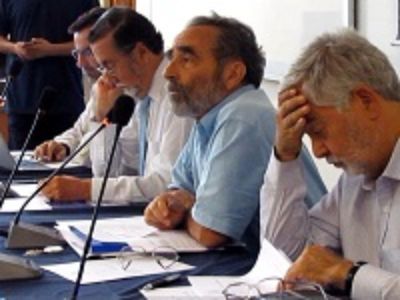 La sesión plenaria estuvo encabezada por la mesa del Senado, compuesta por el Rector Víctor Pérez, Presidente; Prof. Rodrigo Baño, Vicepresidente y Prof. Juan Pablo Cárdenas, Secretario.