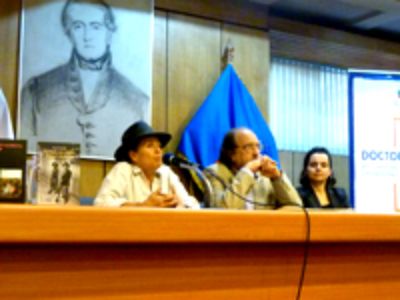 De izquierda a derecha, Prof. Silvia Rivera Cusicanqui, Prof. Manuel Antonio Garretón y Emmanuelle Bazoret, Coordinadora del Doctorado en Ciencias Sociales de la U. de Chile 