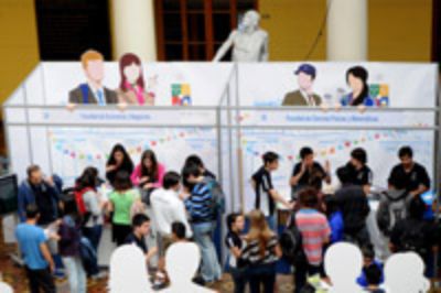 Los estudiantes podrán recibir información sobre admisión y orientación vocacional en la Feria del Postulante que se comienza la próxima semana en la U. de Chile.