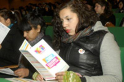  En la segunda jornada de Feria, los asistentes participaron de una charla sobre Becas y Créditos del MINEDUC.