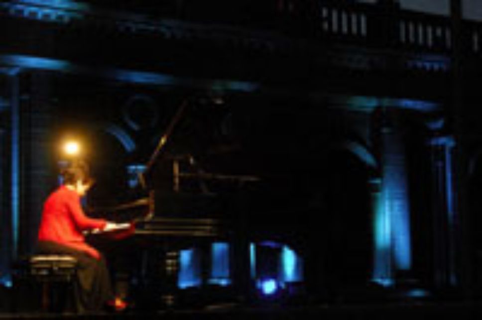 Claude Debussy y autores latinoamericanos como Pedro Humberto Allende y Enrique Iturriaga, fueron parte del repertorio de la pianista en Providencia.