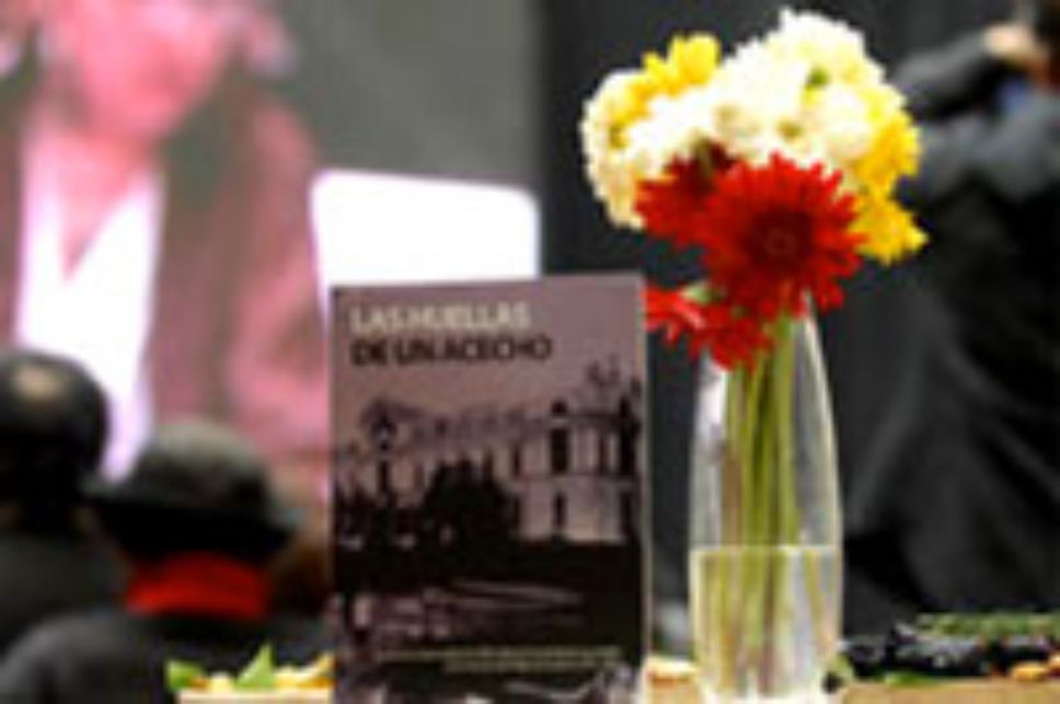 "Huellas de un acecho" fue el título de la nueva edición de la Revista Anales, presentada el viernes 25 de octubre.