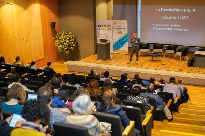 Álvaro Soto, director del Centro de Nacional de Inteligencia Artificial (CENIA)